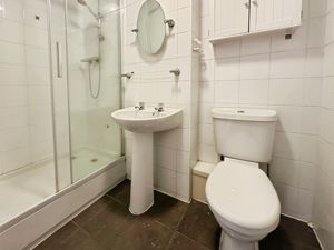 En Suite- click for photo gallery